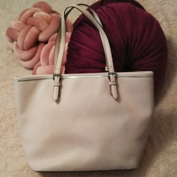 Michael by Michael Kors Jet Set Leather Large Pocket Tote Bag - Picture 3 of 12